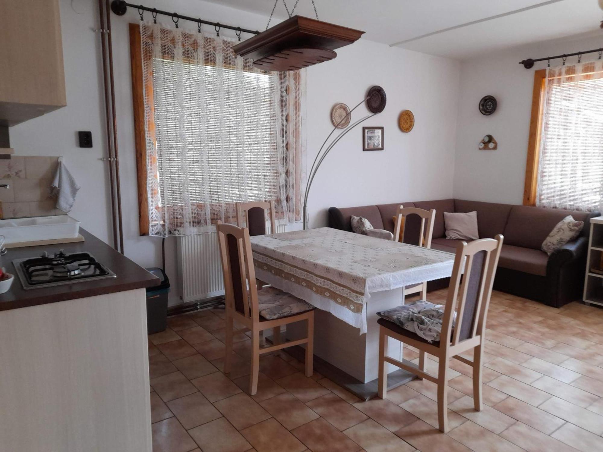 Apartamento Harmonia Vendeghaz 100 Meterre Az Igali Gyogyfuerdotol Exterior foto